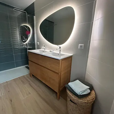 Βίλα Tres Agreable Et Spacieuse Avec Piscine, Jardin Et Clim *