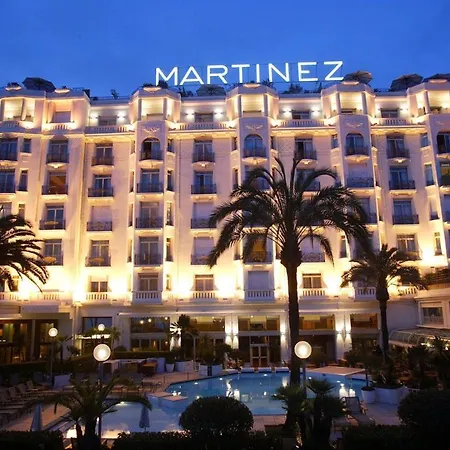 Βίλα Tres Agreable Et Spacieuse Avec Piscine, Jardin Et Clim